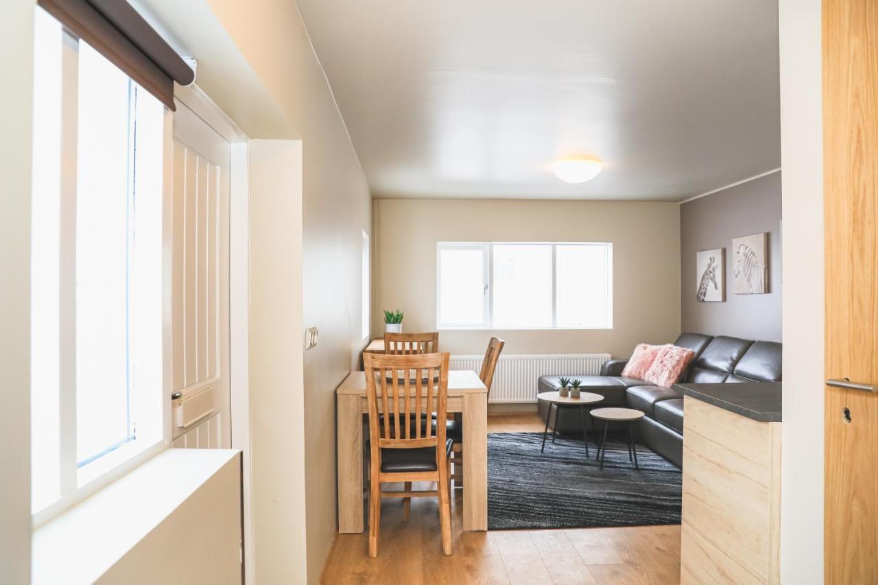 E18 Apartments 아퀴레이리 외부 사진