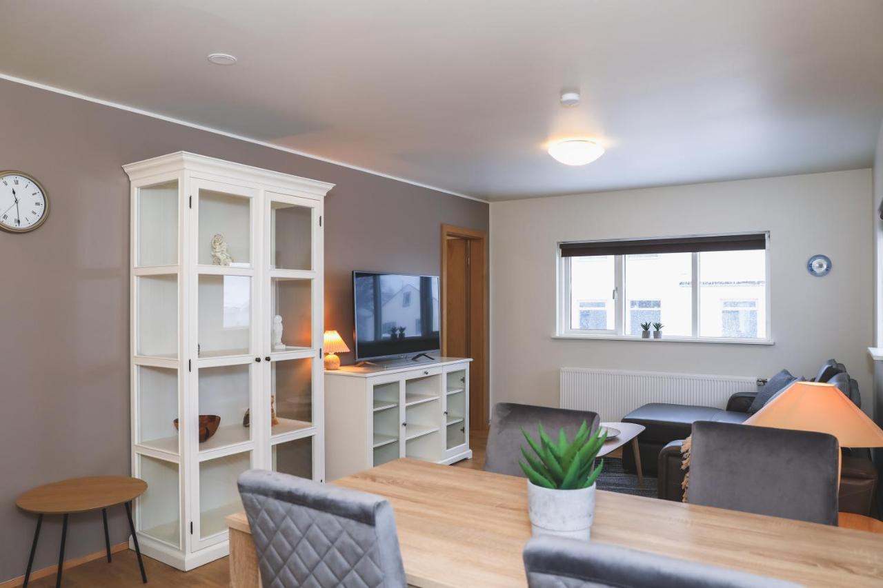E18 Apartments 아퀴레이리 외부 사진