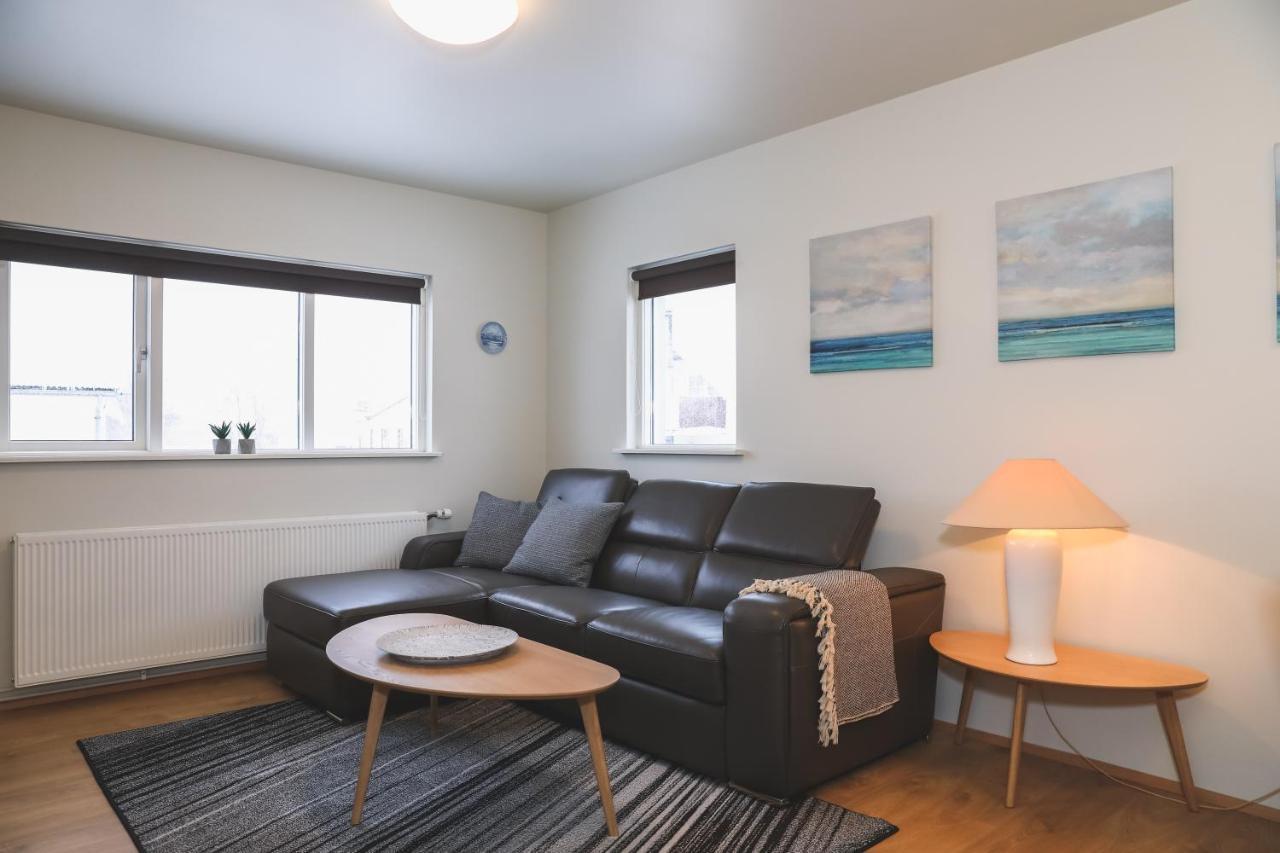 E18 Apartments 아퀴레이리 외부 사진