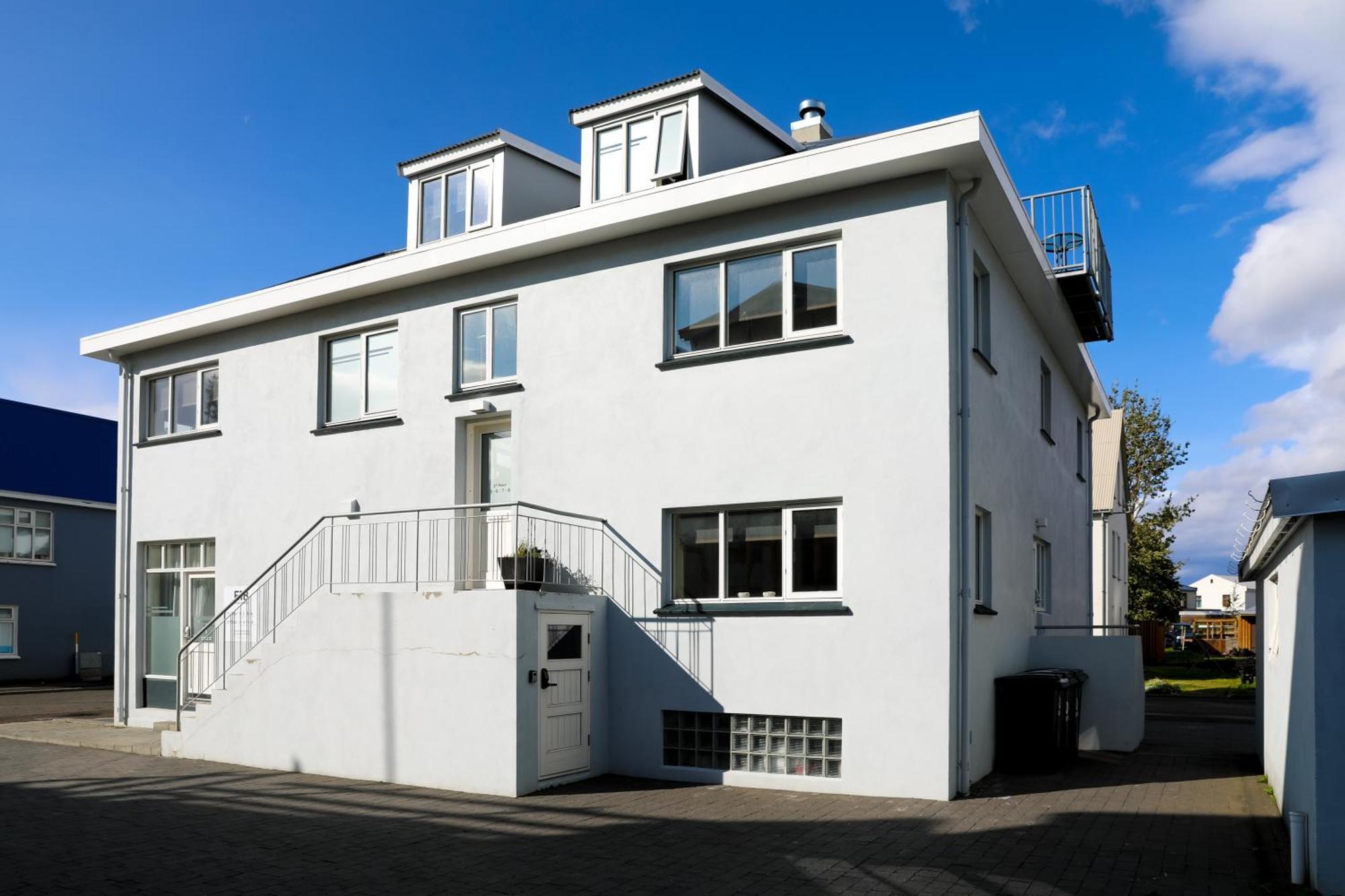 E18 Apartments 아퀴레이리 외부 사진