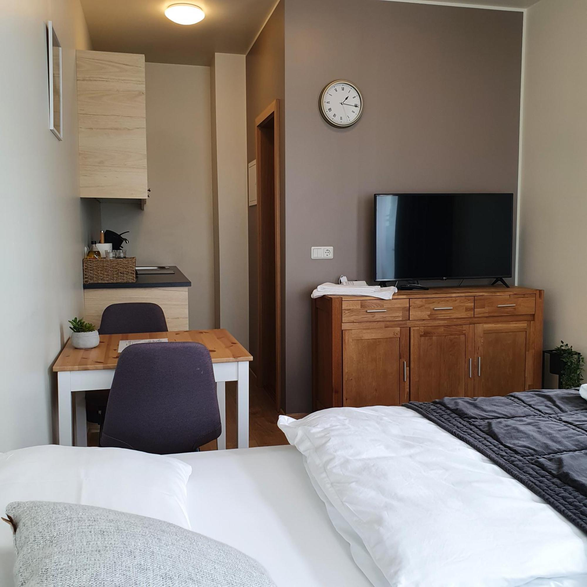 E18 Apartments 아퀴레이리 객실 사진