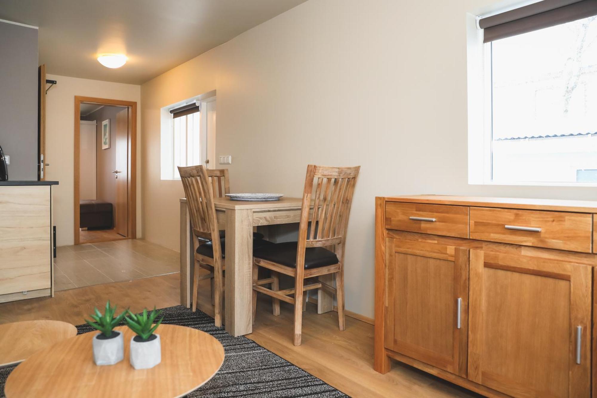E18 Apartments 아퀴레이리 객실 사진